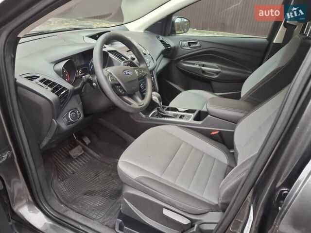 Серый Форд Эскейп, объемом двигателя 2.5 л и пробегом 237 тыс. км за 12700 $, фото 19 на Automoto.ua