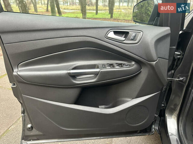 Серый Форд Эскейп, объемом двигателя 1.5 л и пробегом 102 тыс. км за 11500 $, фото 14 на Automoto.ua
