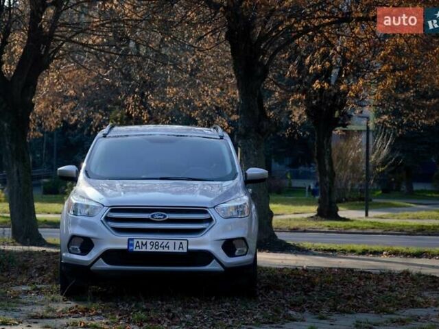 Сірий Форд Ескейп, об'ємом двигуна 2 л та пробігом 137 тис. км за 12900 $, фото 2 на Automoto.ua