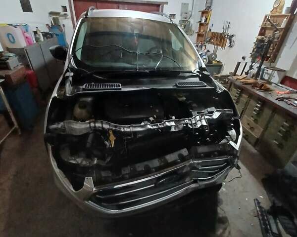 Серый Форд Эскейп, объемом двигателя 1.5 л и пробегом 142 тыс. км за 6500 $, фото 4 на Automoto.ua