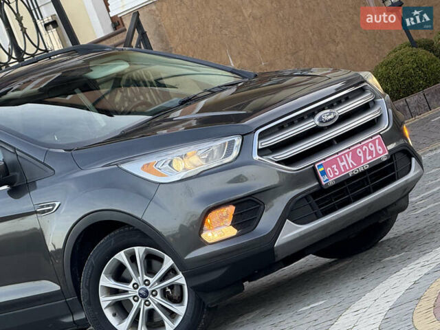 Серый Форд Эскейп, объемом двигателя 1.5 л и пробегом 176 тыс. км за 11999 $, фото 5 на Automoto.ua