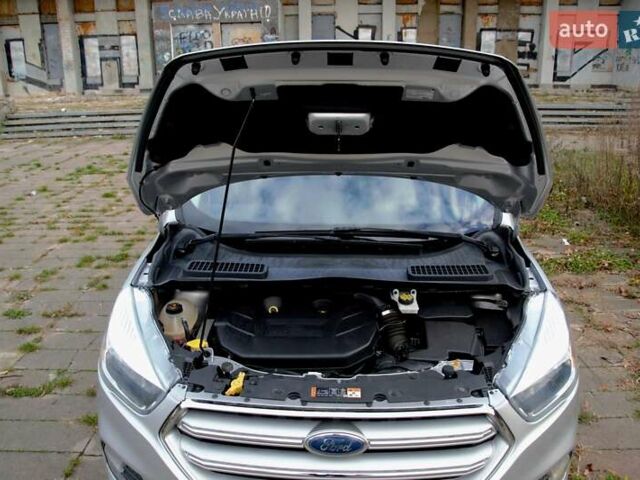 Сірий Форд Ескейп, об'ємом двигуна 2 л та пробігом 137 тис. км за 12900 $, фото 38 на Automoto.ua
