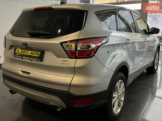 Серый Форд Эскейп, объемом двигателя 1.5 л и пробегом 130 тыс. км за 12650 $, фото 6 на Automoto.ua