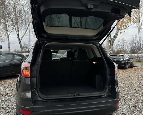 Серый Форд Эскейп, объемом двигателя 2.5 л и пробегом 171 тыс. км за 11950 $, фото 19 на Automoto.ua