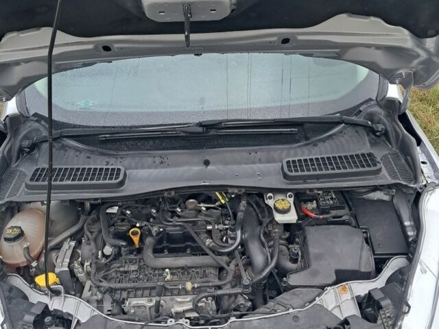 Серый Форд Эскейп, объемом двигателя 1.5 л и пробегом 130 тыс. км за 12500 $, фото 6 на Automoto.ua