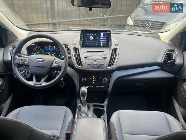 Серый Форд Эскейп, объемом двигателя 2.5 л и пробегом 113 тыс. км за 12490 $, фото 12 на Automoto.ua