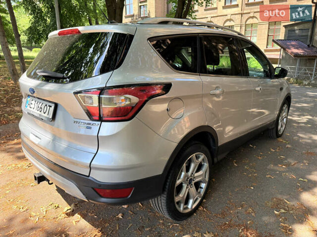 Серый Форд Эскейп, объемом двигателя 2 л и пробегом 84 тыс. км за 17000 $, фото 3 на Automoto.ua