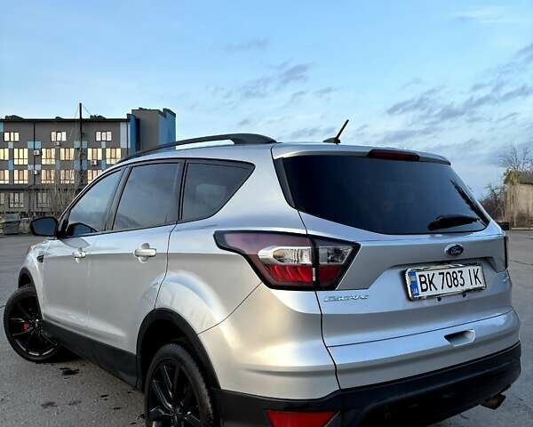Сірий Форд Ескейп, об'ємом двигуна 1.5 л та пробігом 136 тис. км за 13200 $, фото 2 на Automoto.ua