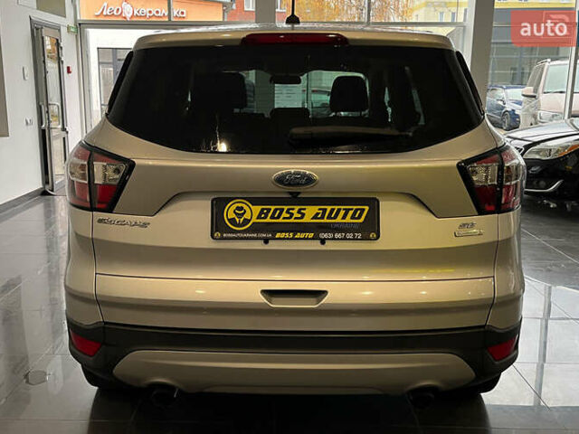 Серый Форд Эскейп, объемом двигателя 1.5 л и пробегом 130 тыс. км за 12650 $, фото 5 на Automoto.ua