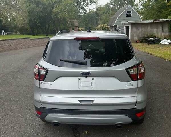 Серый Форд Эскейп, объемом двигателя 2 л и пробегом 96 тыс. км за 15200 $, фото 6 на Automoto.ua