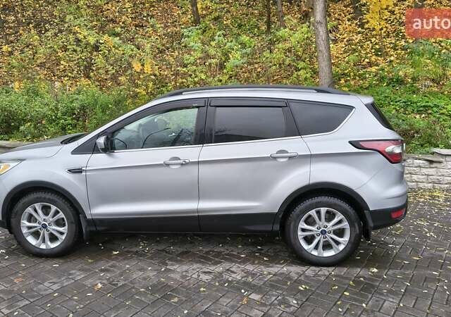 Серый Форд Эскейп, объемом двигателя 1.5 л и пробегом 45 тыс. км за 14800 $, фото 1 на Automoto.ua