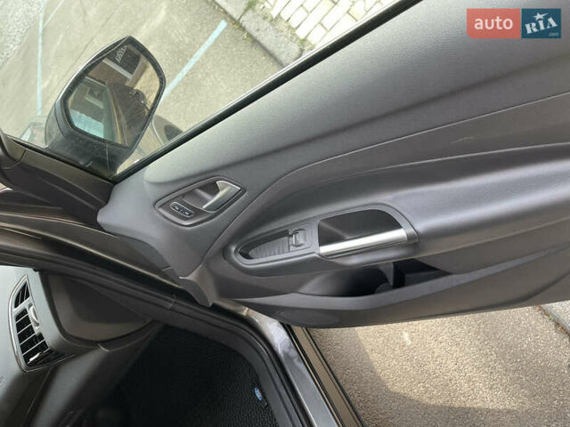 Серый Форд Эскейп, объемом двигателя 2 л и пробегом 86 тыс. км за 16500 $, фото 19 на Automoto.ua