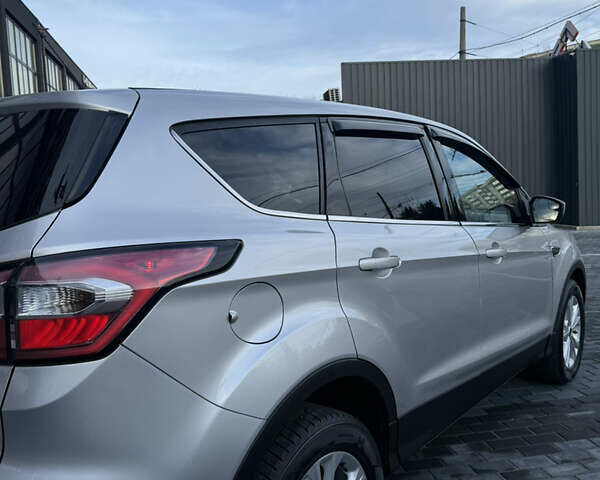 Серый Форд Эскейп, объемом двигателя 1.5 л и пробегом 167 тыс. км за 13000 $, фото 16 на Automoto.ua