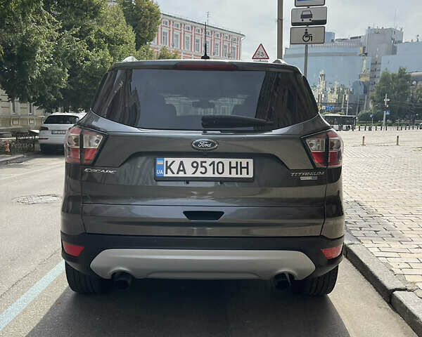 Серый Форд Эскейп, объемом двигателя 2 л и пробегом 86 тыс. км за 16500 $, фото 3 на Automoto.ua