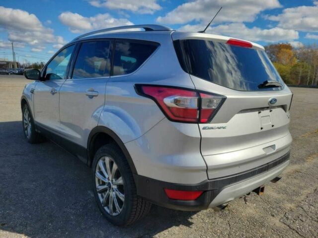 Серый Форд Эскейп, объемом двигателя 2 л и пробегом 66 тыс. км за 2300 $, фото 2 на Automoto.ua