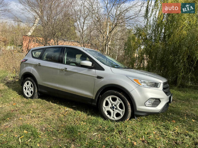 Форд Эскейп 2017 в Белой Церкве на Automoto.ua Серый Форд Эскейп, объемом двигателя 2.5 л и пробегом 195 тыс. км за 12600 $, фото 3 на Automoto.ua
