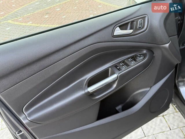 Серый Форд Эскейп, объемом двигателя 1.5 л и пробегом 176 тыс. км за 11999 $, фото 46 на Automoto.ua