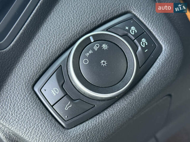 Серый Форд Эскейп, объемом двигателя 1.5 л и пробегом 176 тыс. км за 11999 $, фото 47 на Automoto.ua