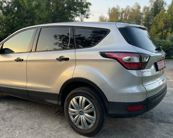 Форд Эскейп 2017 в Кременчуге на Automoto.ua Серый Форд Эскейп, объемом двигателя 2.5 л и пробегом 141 тыс. км за 12600 $, фото 5 на Automoto.ua