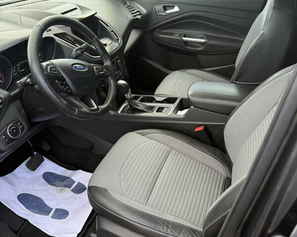 Серый Форд Эскейп, объемом двигателя 1.5 л и пробегом 179 тыс. км за 11300 $, фото 31 на Automoto.ua