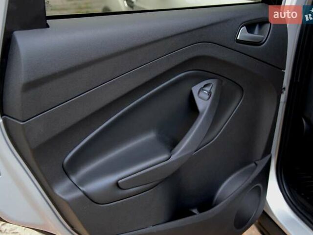 Сірий Форд Ескейп, об'ємом двигуна 2 л та пробігом 137 тис. км за 12900 $, фото 31 на Automoto.ua