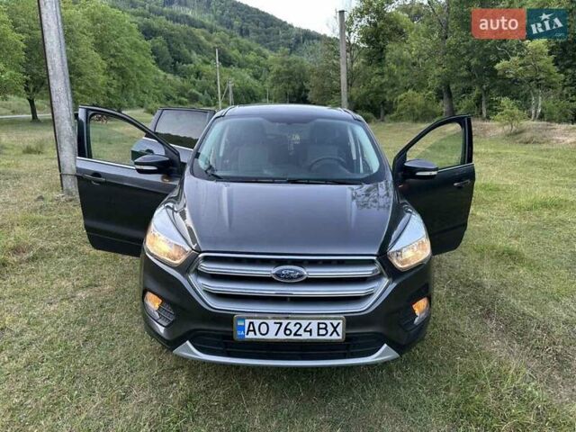 Сірий Форд Ескейп, об'ємом двигуна 2 л та пробігом 56 тис. км за 14800 $, фото 3 на Automoto.ua