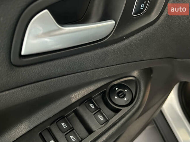 Серый Форд Эскейп, объемом двигателя 1.5 л и пробегом 130 тыс. км за 12650 $, фото 21 на Automoto.ua