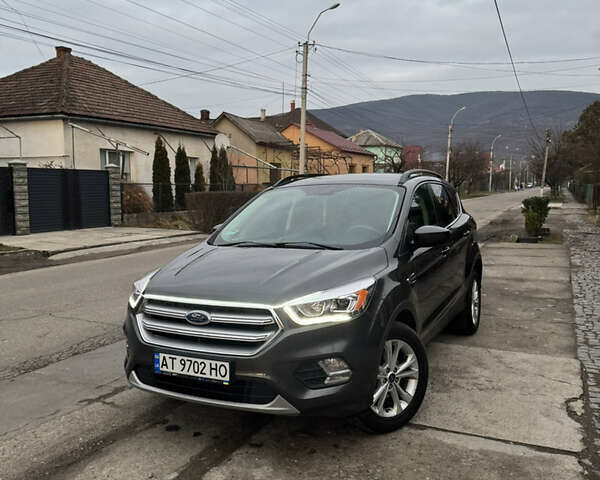 Серый Форд Эскейп, объемом двигателя 1.5 л и пробегом 265 тыс. км за 12500 $, фото 5 на Automoto.ua