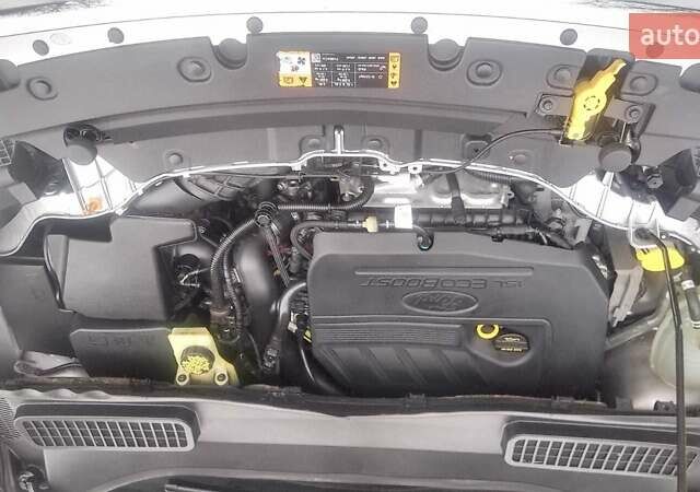 Сірий Форд Ескейп, об'ємом двигуна 1.5 л та пробігом 154 тис. км за 10500 $, фото 6 на Automoto.ua