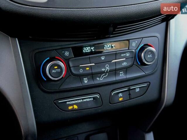 Сірий Форд Ескейп, об'ємом двигуна 2 л та пробігом 137 тис. км за 12900 $, фото 26 на Automoto.ua