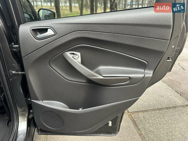Серый Форд Эскейп, объемом двигателя 1.5 л и пробегом 102 тыс. км за 11500 $, фото 22 на Automoto.ua
