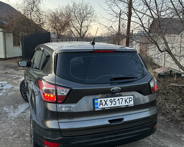 Серый Форд Эскейп, объемом двигателя 2.5 л и пробегом 179 тыс. км за 13200 $, фото 8 на Automoto.ua