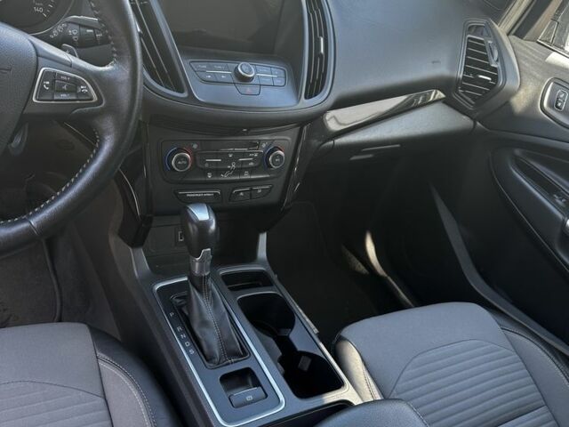 Серый Форд Эскейп, объемом двигателя 1.5 л и пробегом 135 тыс. км за 14200 $, фото 12 на Automoto.ua