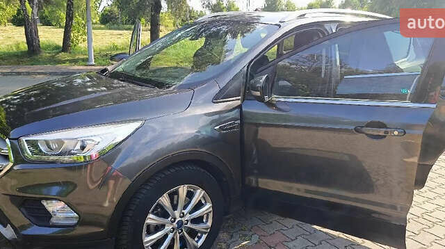 Сірий Форд Ескейп, об'ємом двигуна 2 л та пробігом 106 тис. км за 11500 $, фото 4 на Automoto.ua