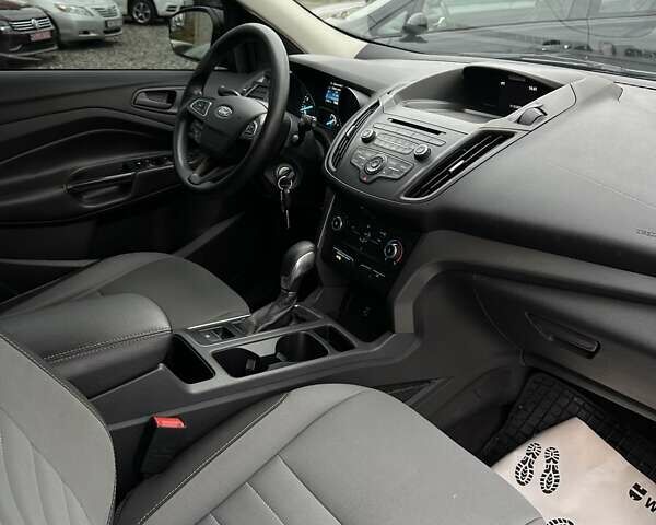 Серый Форд Эскейп, объемом двигателя 2.5 л и пробегом 171 тыс. км за 11950 $, фото 8 на Automoto.ua