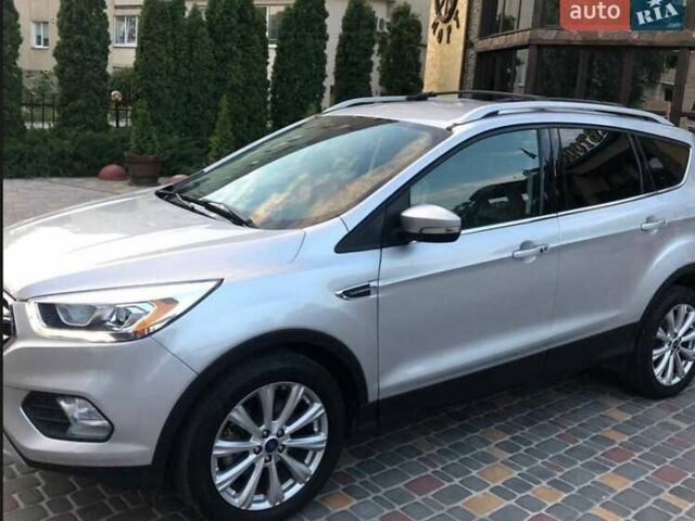 Серый Форд Эскейп, объемом двигателя 2 л и пробегом 186 тыс. км за 11400 $, фото 4 на Automoto.ua