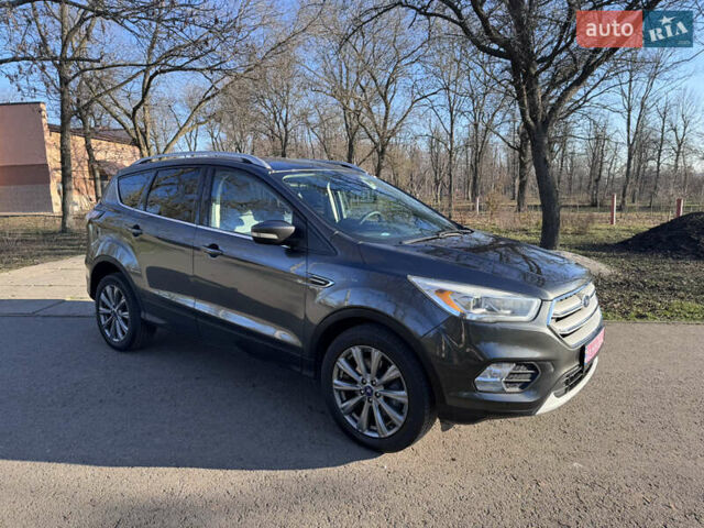Серый Форд Эскейп, объемом двигателя 2 л и пробегом 249 тыс. км за 13500 $, фото 9 на Automoto.ua