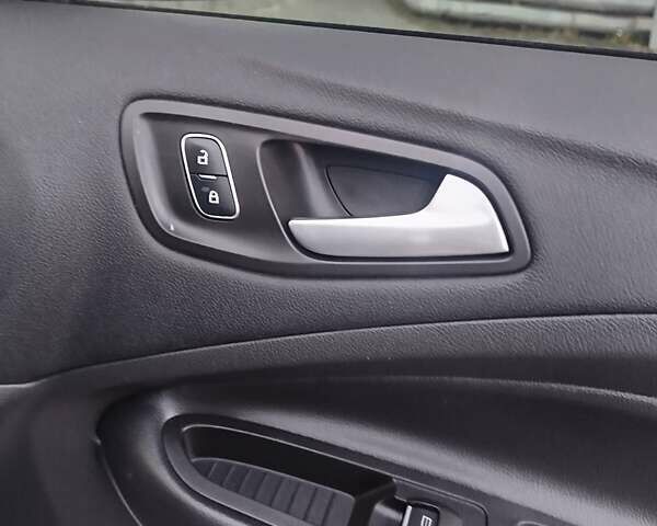 Форд Эскейп 2017 в Немирове на Automoto.ua Серый Форд Эскейп, объемом двигателя 1.5 л и пробегом 118 тыс. км за 14000 $, фото 21 на Automoto.ua