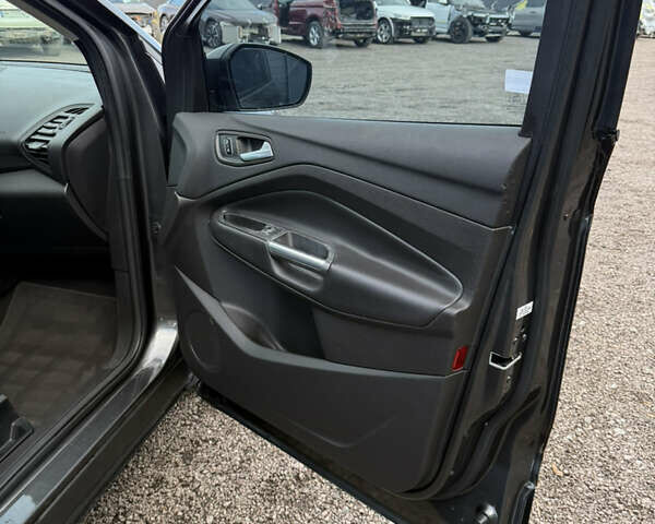 Серый Форд Эскейп, объемом двигателя 1.5 л и пробегом 179 тыс. км за 11300 $, фото 38 на Automoto.ua