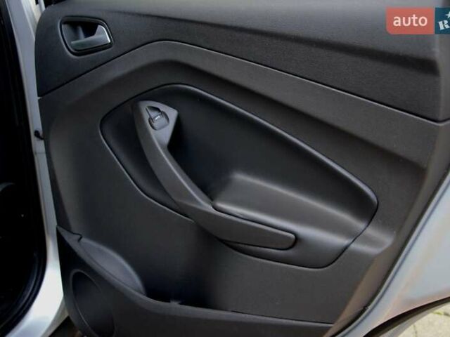 Сірий Форд Ескейп, об'ємом двигуна 2 л та пробігом 137 тис. км за 12900 $, фото 34 на Automoto.ua