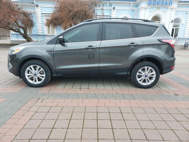 Сірий Форд Ескейп, об'ємом двигуна 1.5 л та пробігом 131 тис. км за 11950 $, фото 2 на Automoto.ua
