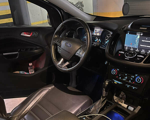 Сірий Форд Ескейп, об'ємом двигуна 2 л та пробігом 82 тис. км за 17500 $, фото 28 на Automoto.ua