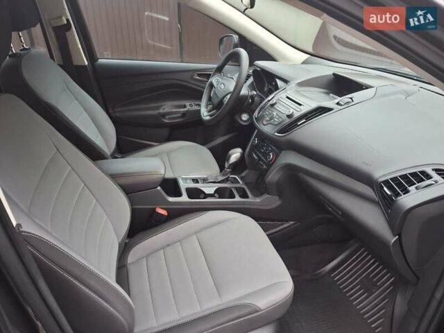 Серый Форд Эскейп, объемом двигателя 2.5 л и пробегом 237 тыс. км за 12700 $, фото 28 на Automoto.ua