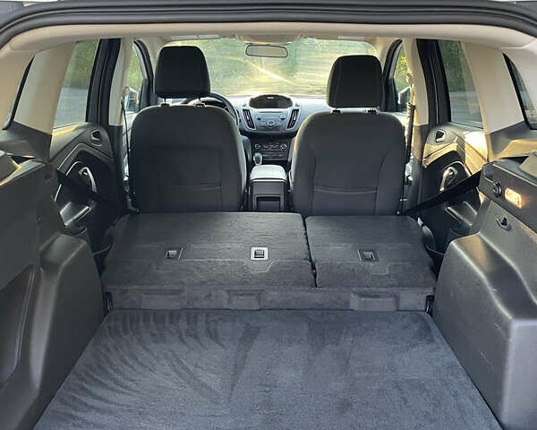 Форд Эскейп 2017 в Кременчуге на Automoto.ua Серый Форд Эскейп, объемом двигателя 2.5 л и пробегом 141 тыс. км за 12600 $, фото 15 на Automoto.ua