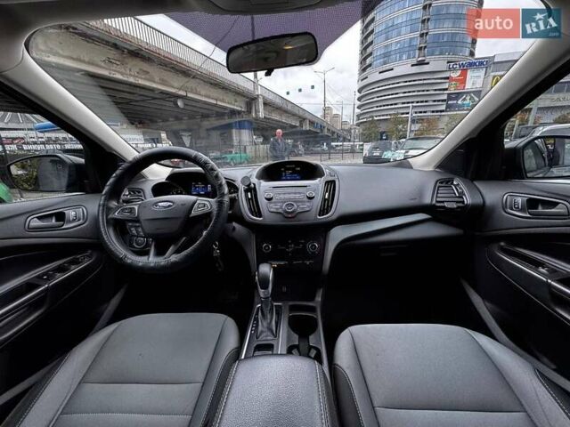 Серый Форд Эскейп, объемом двигателя 2.49 л и пробегом 139 тыс. км за 13500 $, фото 9 на Automoto.ua