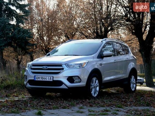 Сірий Форд Ескейп, об'ємом двигуна 2 л та пробігом 137 тис. км за 12900 $, фото 3 на Automoto.ua