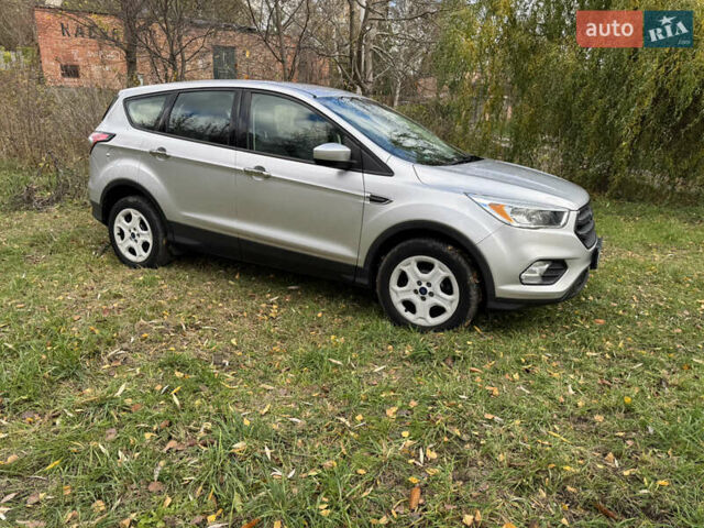 Форд Эскейп 2017 в Белой Церкве на Automoto.ua Серый Форд Эскейп, объемом двигателя 2.5 л и пробегом 195 тыс. км за 12600 $, фото 17 на Automoto.ua