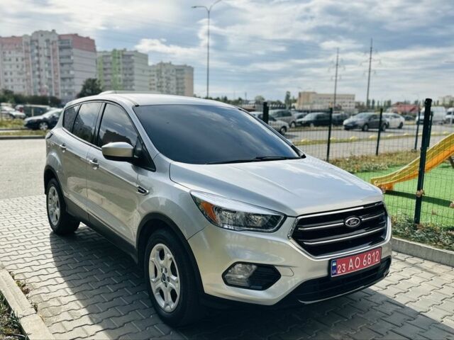 Серый Форд Эскейп, объемом двигателя 2.5 л и пробегом 160 тыс. км за 12999 $, фото 1 на Automoto.ua