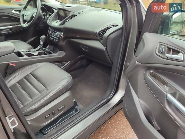 Сірий Форд Ескейп, об'ємом двигуна 2 л та пробігом 204 тис. км за 12200 $, фото 30 на Automoto.ua