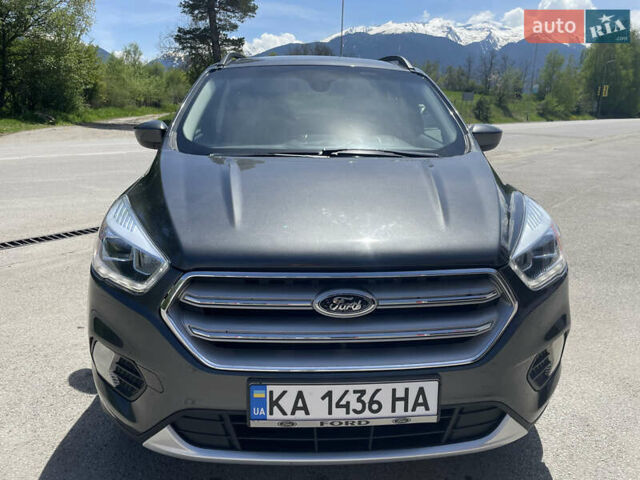 Серый Форд Эскейп, объемом двигателя 2 л и пробегом 154 тыс. км за 13400 $, фото 11 на Automoto.ua